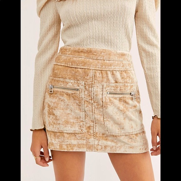 Free People Dresses & Skirts - NWT FREE PEOPLE VELVET MINI SKIRT SIZE 0